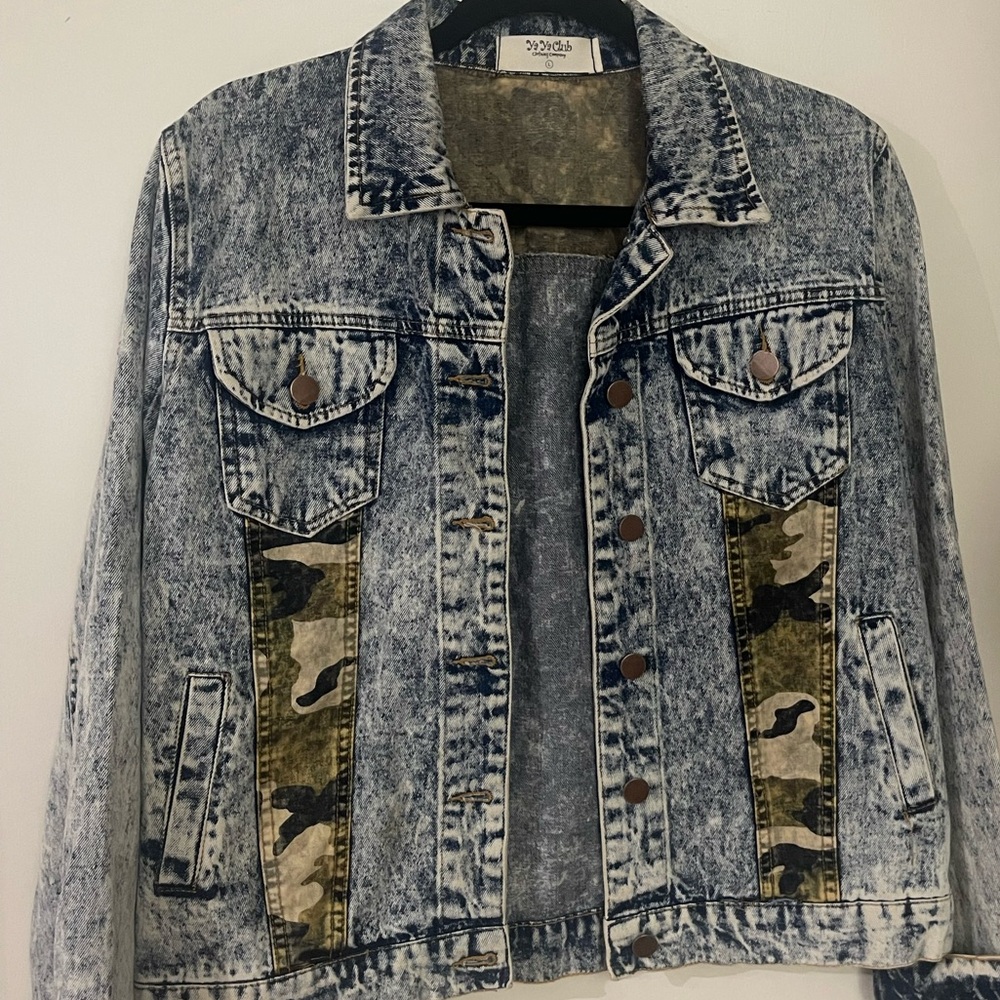 Women’s YaYa Club Denim Camo jean jacket sz. L